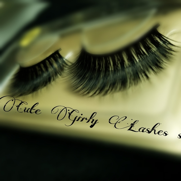 Natural full lashes - Picture 3 of 3